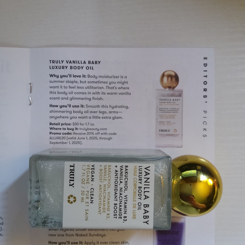 Fenty Blush, KVD Mascara, Aceology Lip Scrub, Maracuja, Vanilla Oil & Perfume - Picture 4 of 7